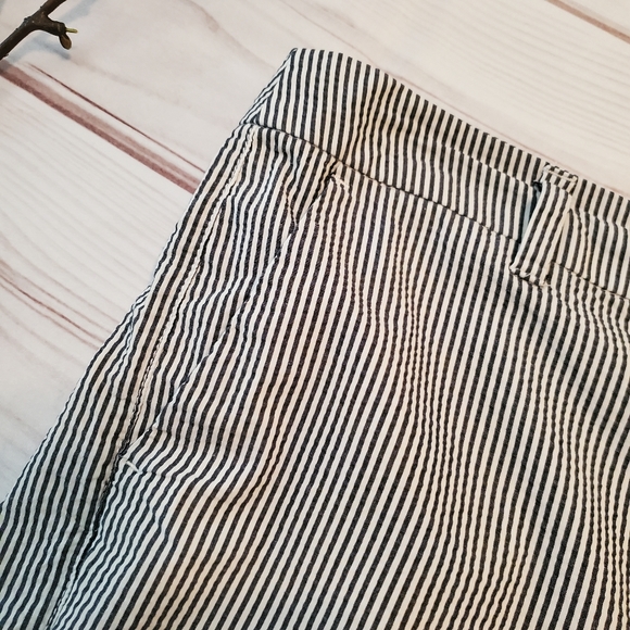 A New Day Blue White Striped Flat Front Shorts pockets cotton spandex 16 - Picture 3 of 6